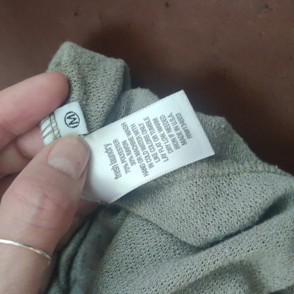 Fresh Laundry Tank - Picture 5 of 5